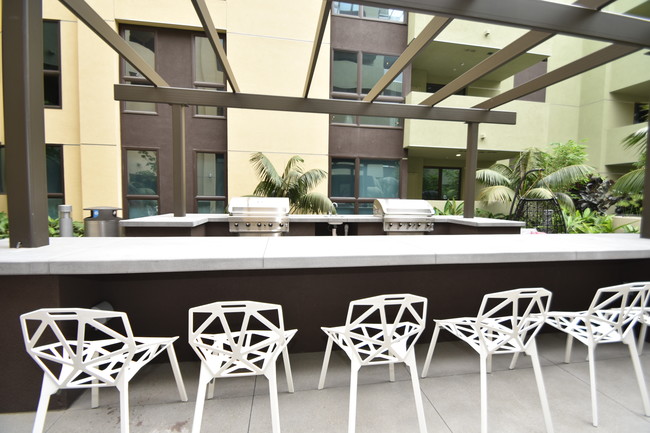 Metropolis Apartments