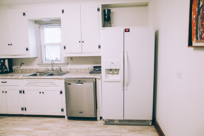 Photo - 1111 Rayon St