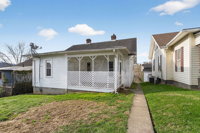 Photo - 604 Hart St