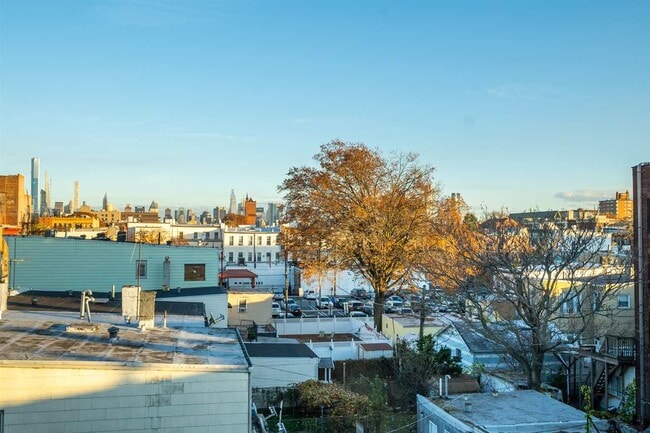 Photo - 541 42nd St Unit 4A