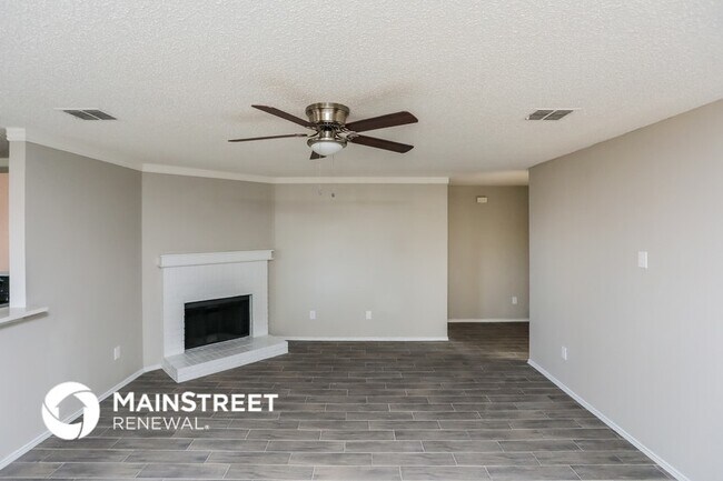 Photo - 101 Crystalwood Dr