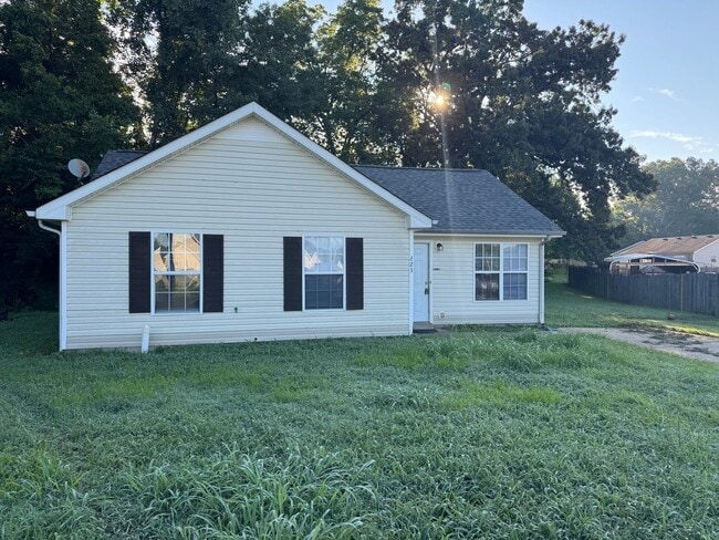 Photo - 223 Faulkner Ct