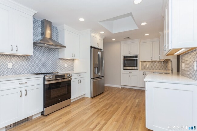 4 Nappa Ln