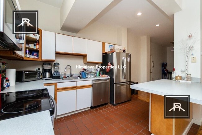 Building Photo - 5 bedroom in Boston MA 02215 Unit 4 Rental