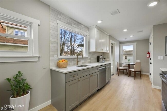 Photo - 143 Johnston Ave Unit 2