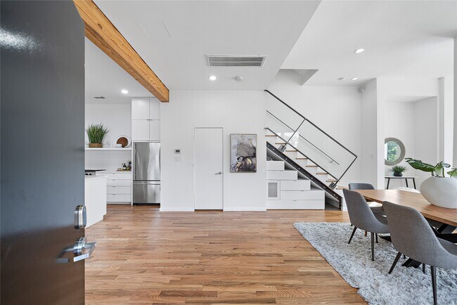 Photo - 2437 North Blvd