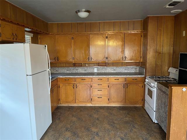 Photo - 106 E Nelson St
