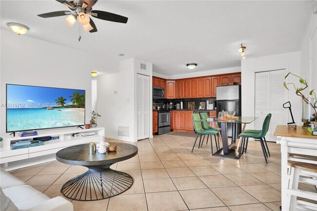 Photo - 10786 N Kendall Dr Unit D18