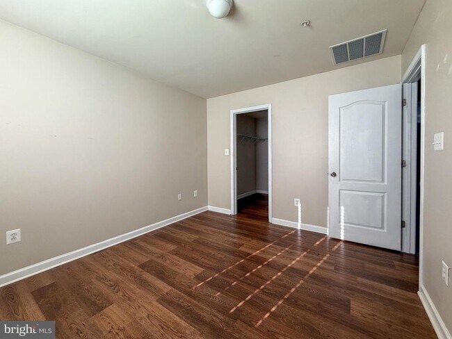 Photo - 1005 Sithean Way