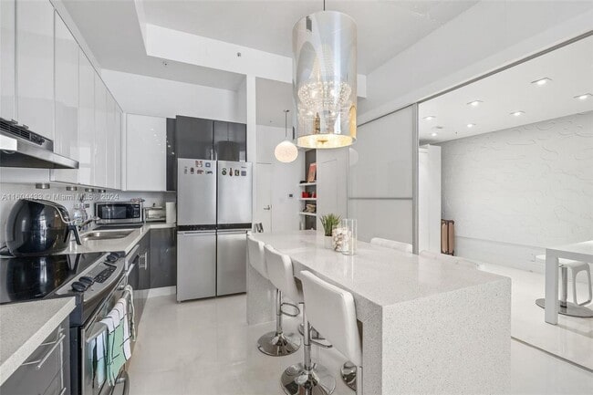 Photo - 2001 Meridian Ave