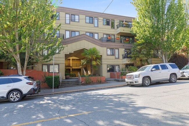 Wallingford one-bedroom one bath, includes... - Wallingford one-bedroom one bath, includes... Condo Unit #402