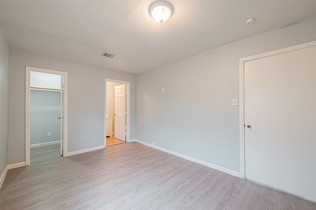 Photo - 9302 Fairland Dr