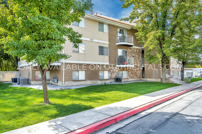 Photo - 1227 Riverside Ave Condo Unit 54