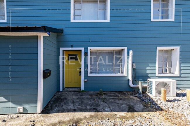 Photo - 1704 McGill Ave Unit 1704 McGill Ave  B