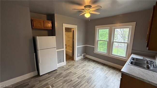 Photo - 1187 Addison Rd Unit 4