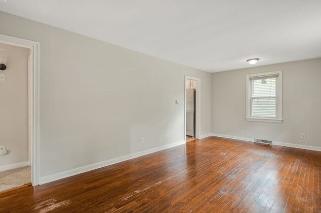 Photo - 1710 Westhill Rd