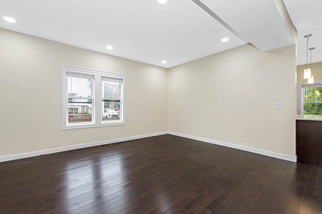 Photo - 77 Winchester St