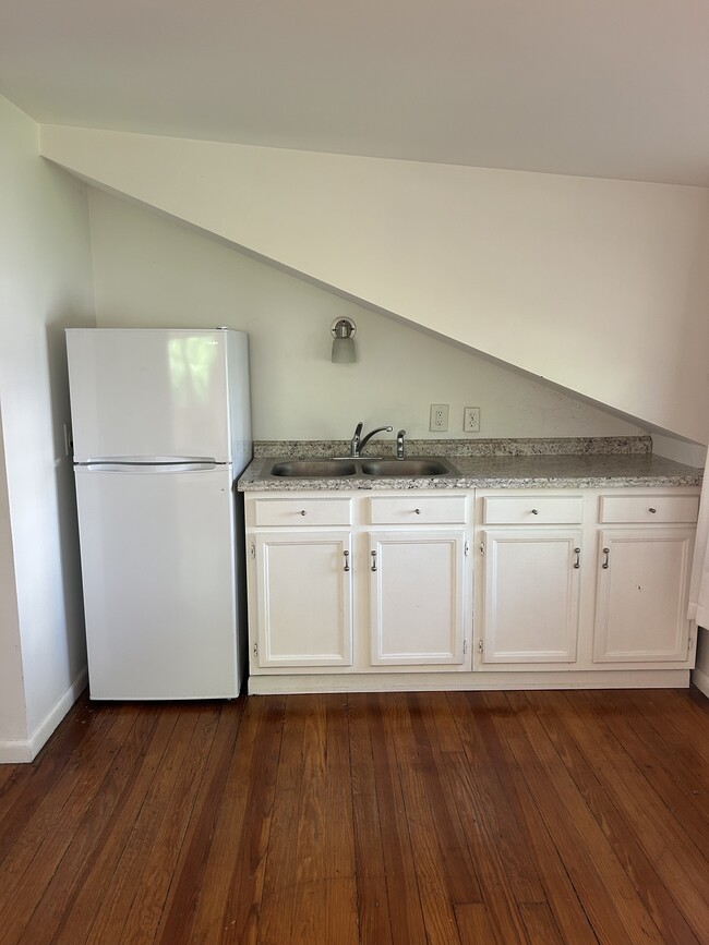 Photo - 368 S Parkview Ave Apartment Unit Bexley Studio