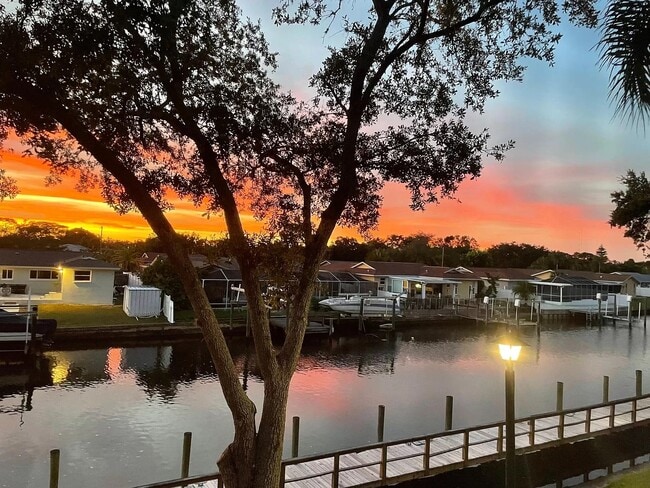 Photo - 5592 Baywater Dr Unidad 5592 Baywater Drive