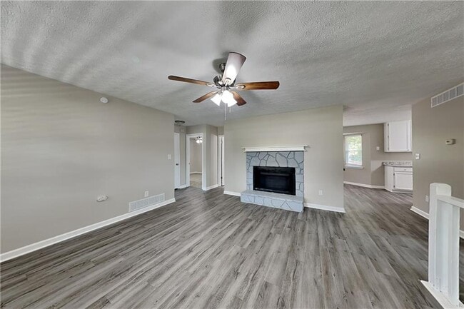 Photo - 285 Woodland St