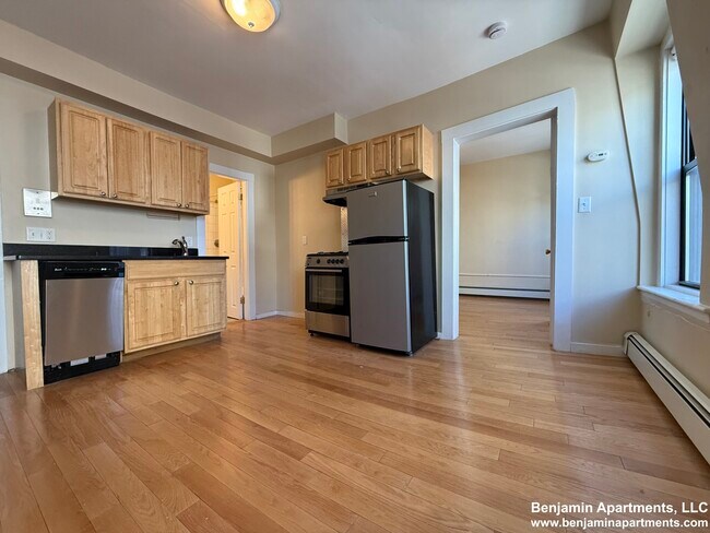 Building Photo - 232 Cambridge St Unit 9