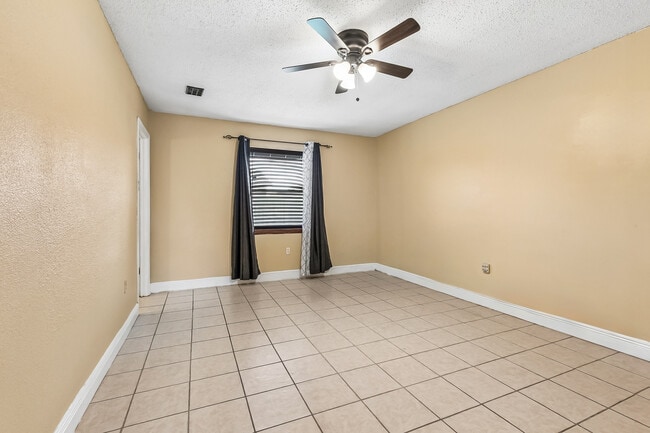 Photo - 1501 Somerset Pl