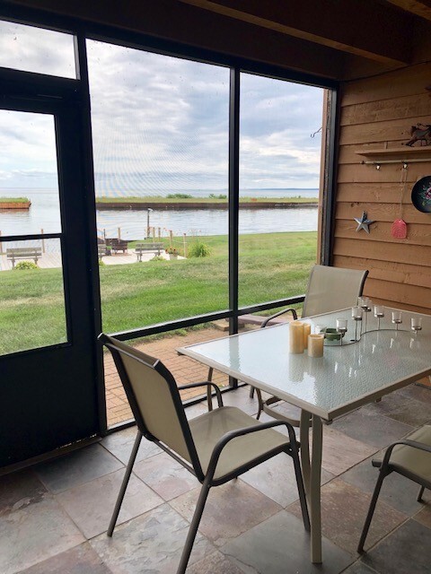 Photo - 1 Bedroom, 1 Bathroom Condo with 3-season porch on Mille Lacs in Garrison, MN