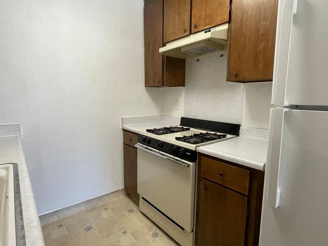 Photo - 625 Adams St Unit 4