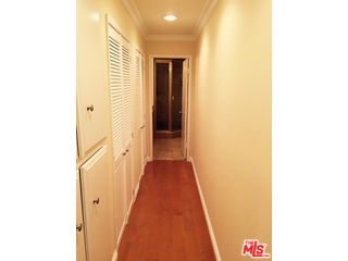 Photo - 137 S Palm Dr Unidad 504