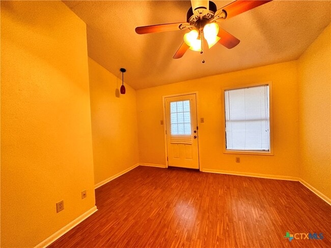 Building Photo - 901 Hillyer St