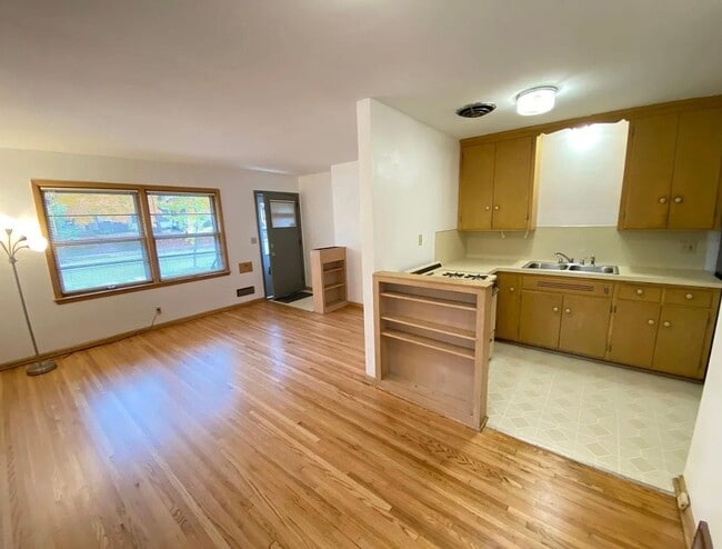 Photo - Beautiful Studio Apartment in Minneapolis - Available 7/24! Unidad 2