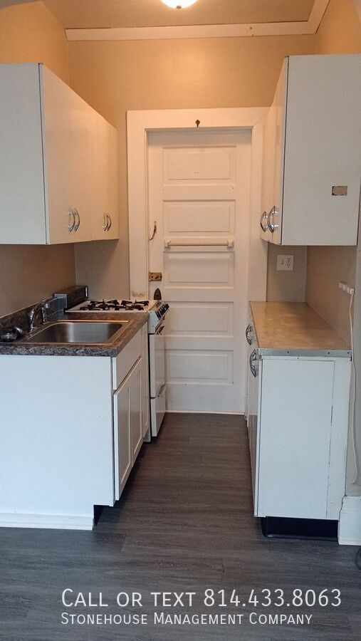 Photo - 440 W 10th St Unit 5