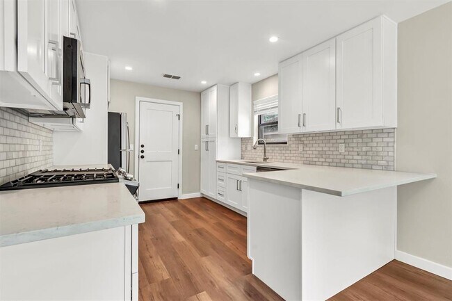 Photo - 4805 Gerona Dr