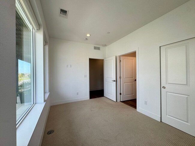 Photo - 706 Saddle Dr