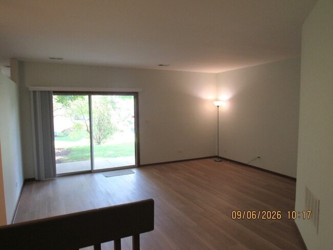 Photo - 1735 Chesapeake Ln Unit 7