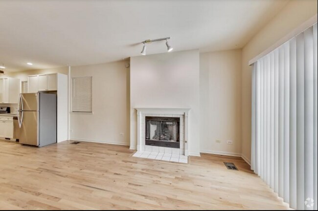 Building Photo - 2817 N Damen Ave Unit 1 Rental