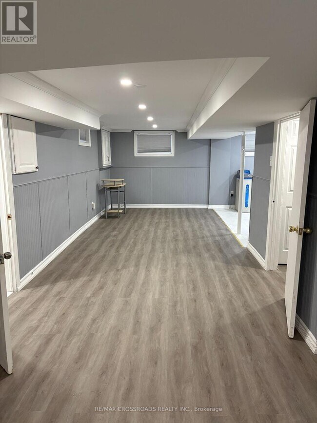 Photo - 466 Brimley Rd Unité Basement