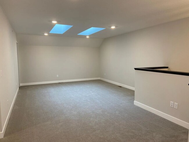 Photo - 7112 181st St W