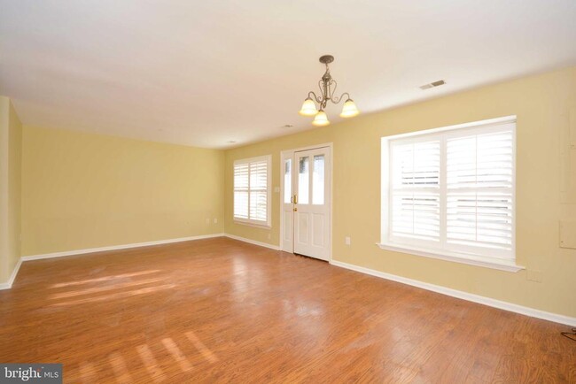 Photo - 924 Riversedge Cir Townhome