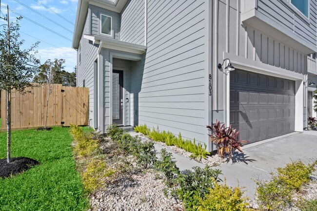 Photo - 8103 Esther Acres Ln