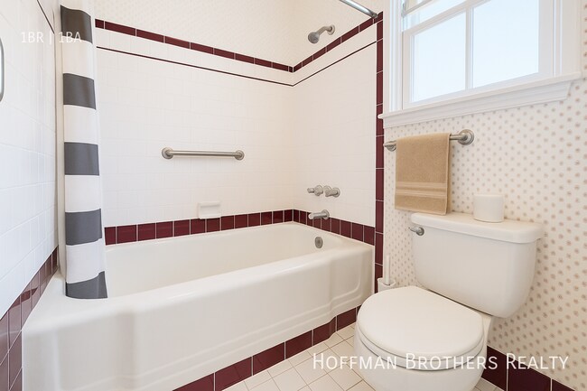 Photo - 1538 Veteran Ave