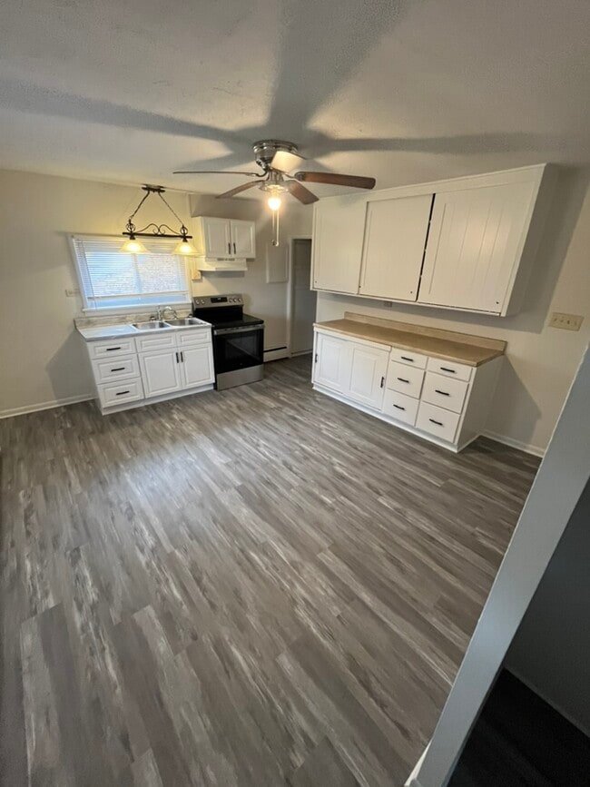 Photo - 602 E Maple St