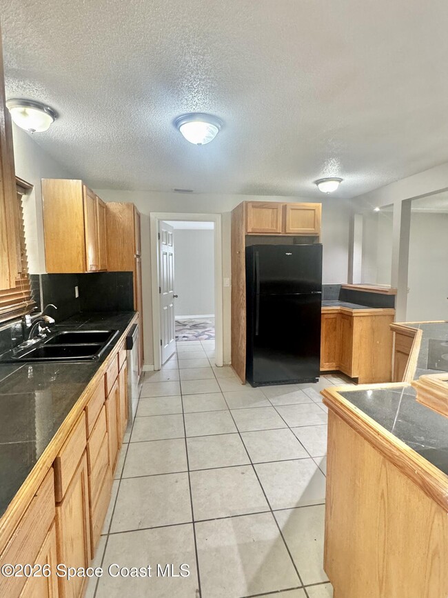 Photo - 2444 Victor Rd