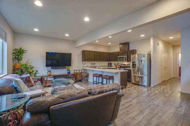 Photo - 2023 NE 4 Seasons Ln