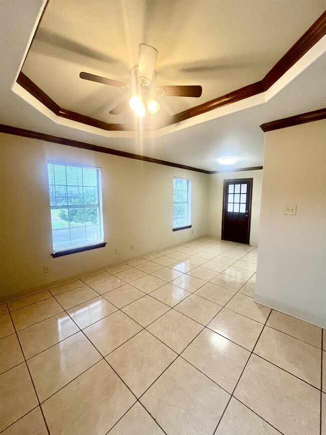 Photo - 2704 San Agustin Ave