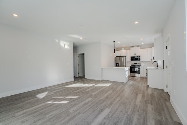 Photo - 468 Federal Rd