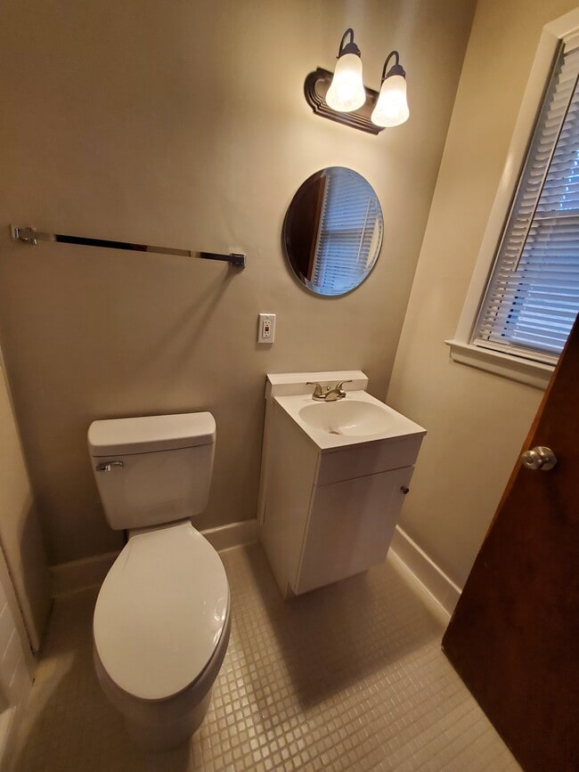 Photo - 1900 Nottingwood Dr