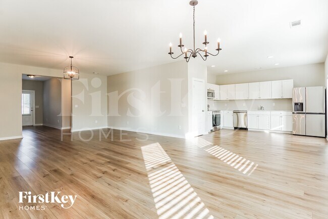 Photo - 187 Crossroads Cir