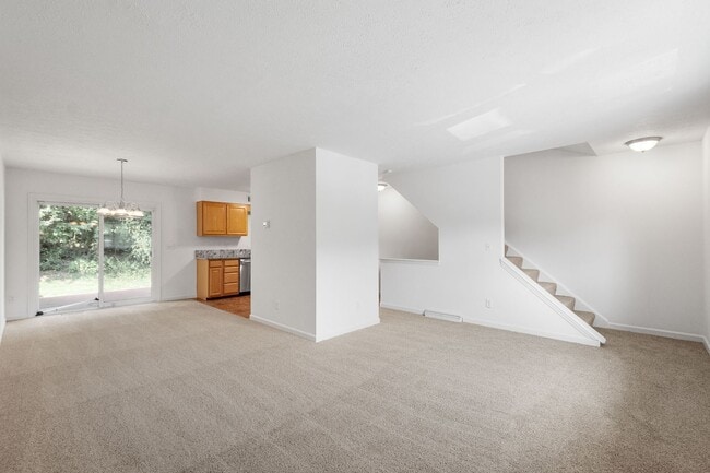 325 Clavale St