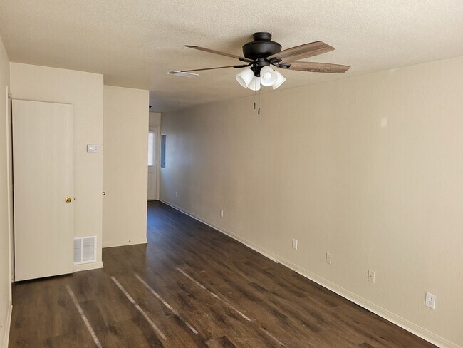 Photo - 3200 Hereford Ln